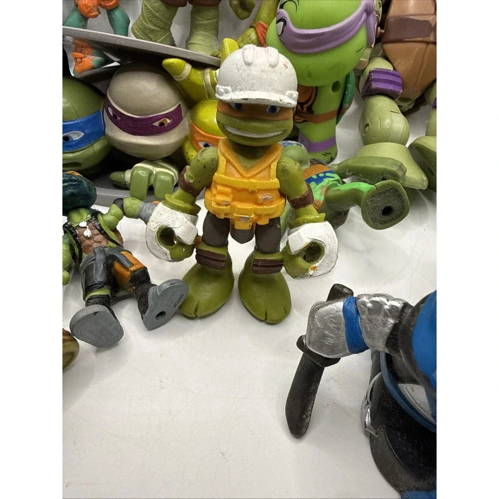 LOT 20‎ TEENAGE MUTANT NINJA TURTLES ACTION FIGURES